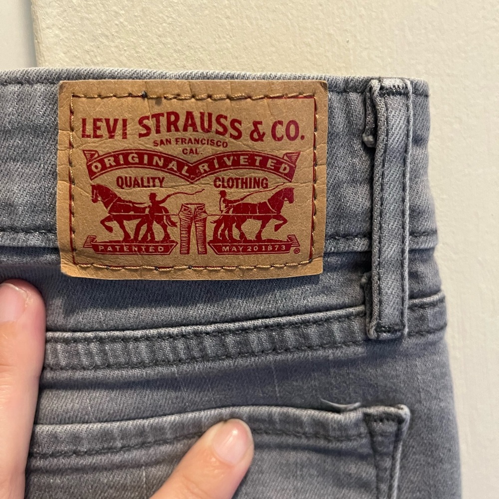 Light Gray Levi’s 712 Slim Jeans - Picture 5 of 5